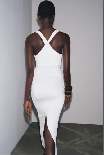 Long sleeveless dress